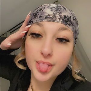 Meet your Posher, Abby